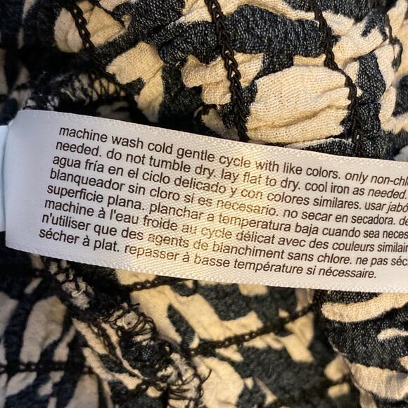 ELOQUII Element Smocked Top Plus Sz 18/20 Animal Print Crop Balloon Sleeve - Picture 10 of 11